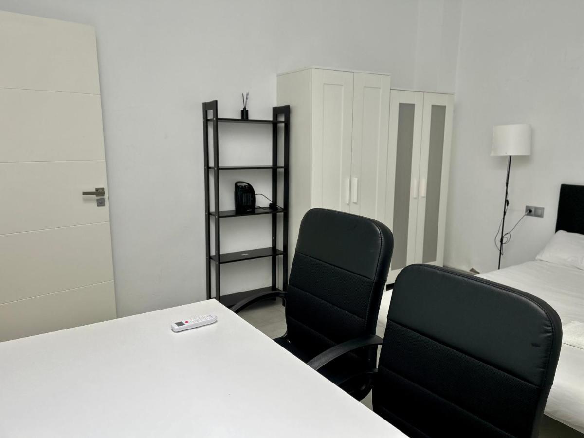Hostel Ramon Lujan 91 Madrid Ngoại thất bức ảnh