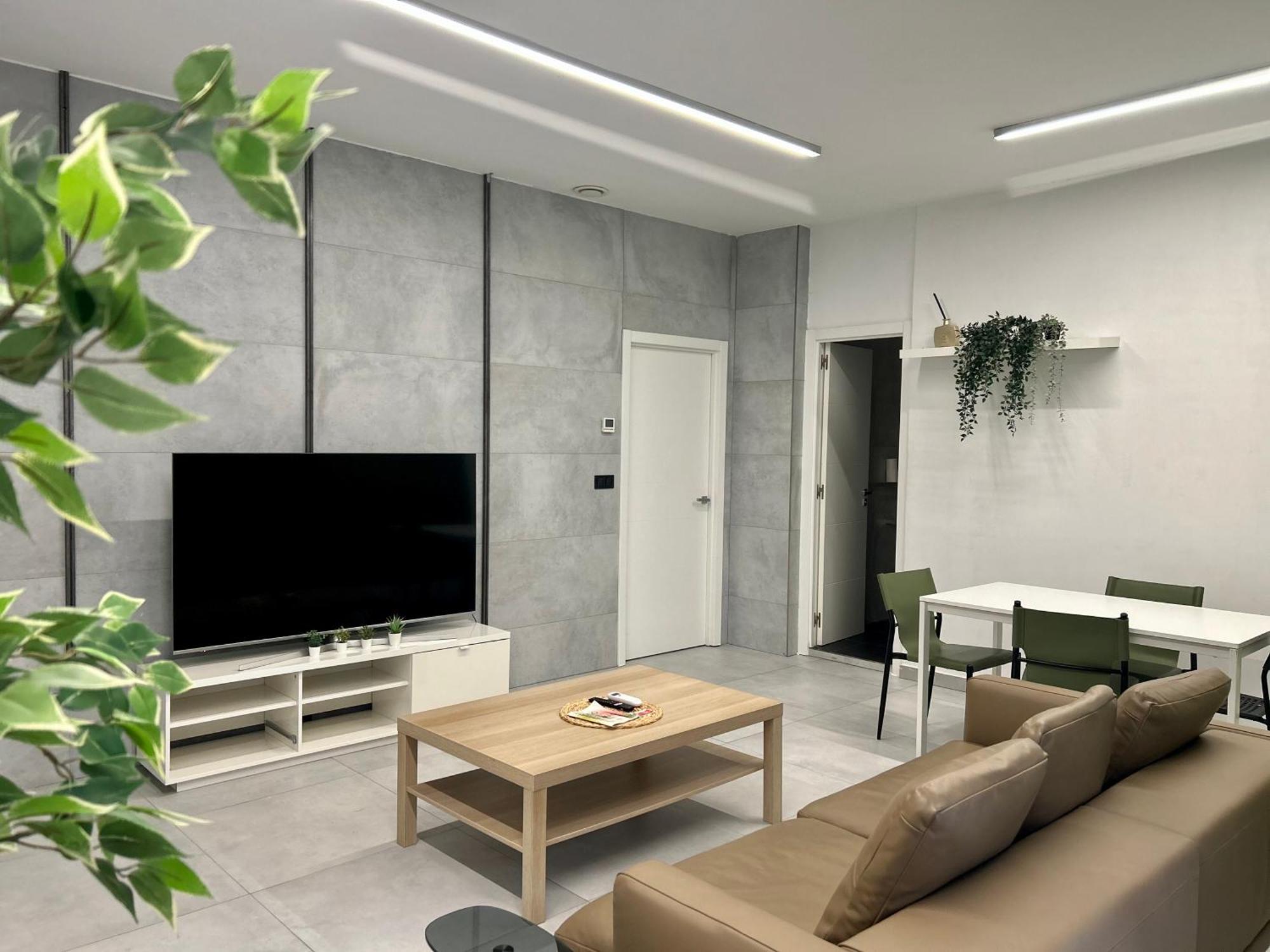Hostel Ramon Lujan 91 Madrid Ngoại thất bức ảnh