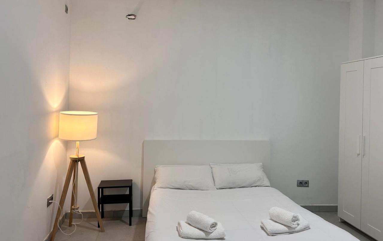 Hostel Ramon Lujan 91 Madrid Ngoại thất bức ảnh