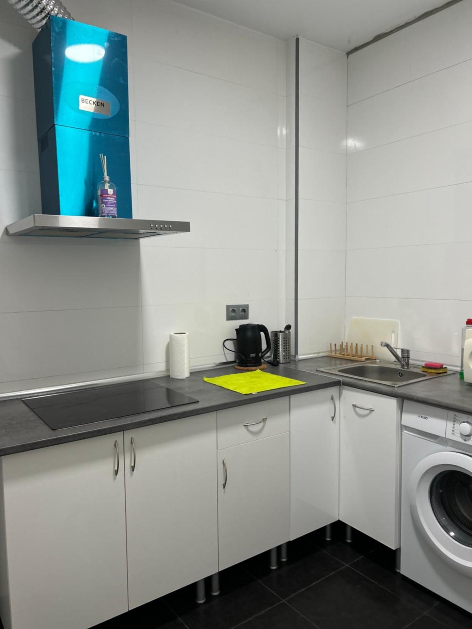 Hostel Ramon Lujan 91 Madrid Ngoại thất bức ảnh